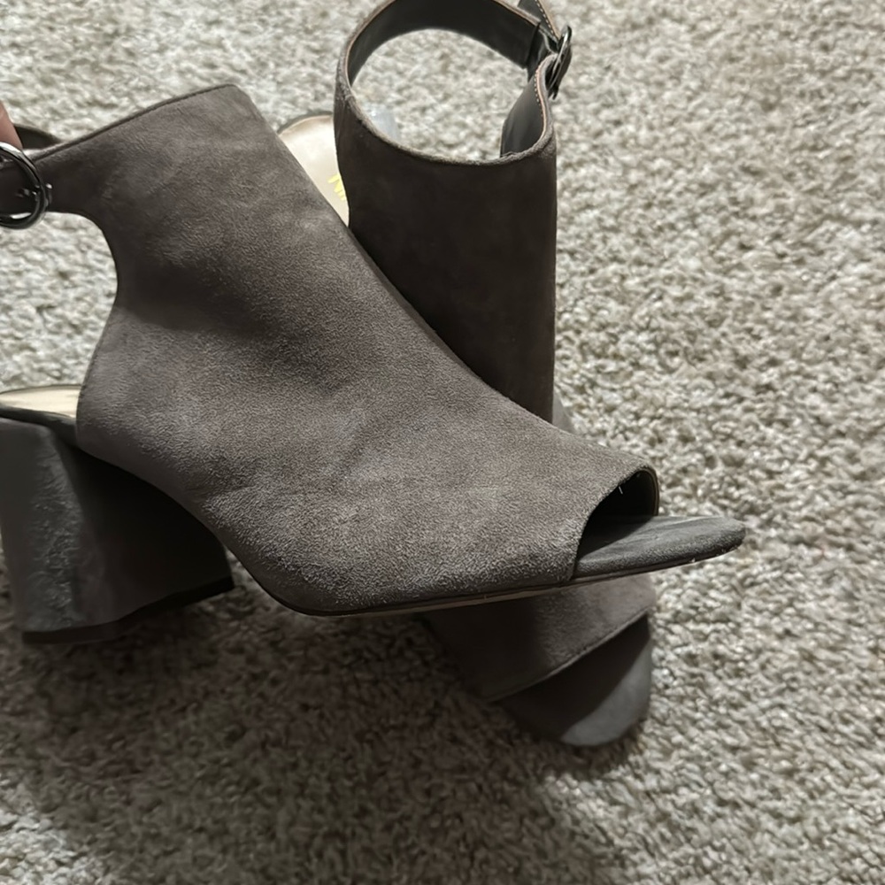 Nine West gray peep toe heels size 10 in women’s